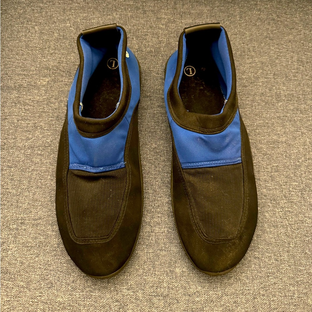 Mens Disney Water Shoes Walt Disney World.                   Size Large.  NWOT